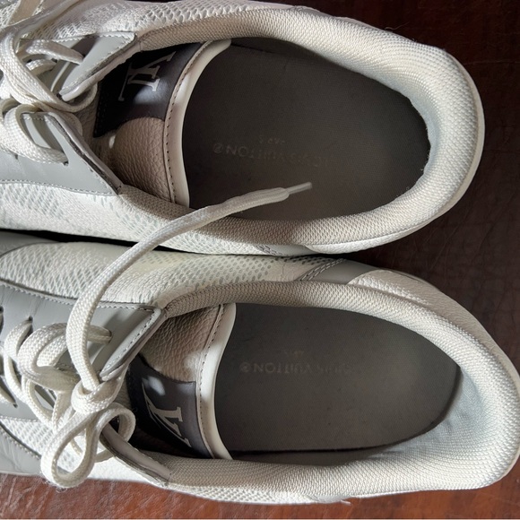 Louis Vuitton Rivoli
Damier Grey size 11 good condition as seen in lots of pics - Picture 14 of 16